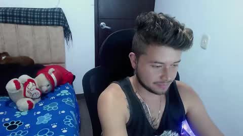 Snapshot of johanleonsweetboy chatting on 09/27/25, 02:33 JOHAN independient model online show from 09/27/25, 02:33