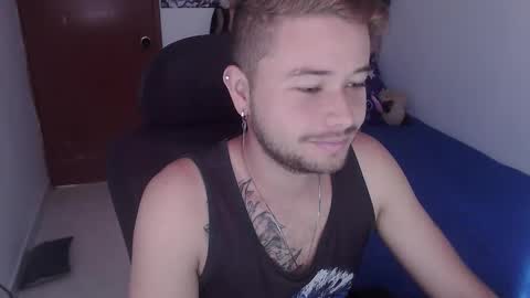 Snapshot of johanleonsweetboy chatting on 11/08/25, 01:11 JOHAN independient model online show from 11/08/25, 01:11