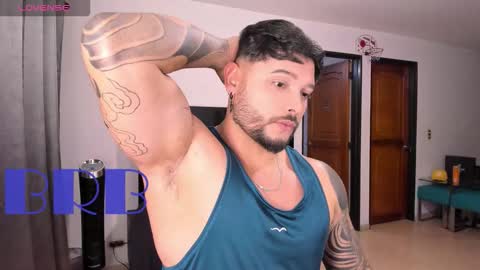 Snapshot of johatsu chatting on 11/16/25, 10:59 King - online show from 11/16/25, 10:59