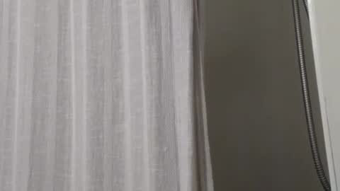 Snapshot of johenxxx chatting on 11/08/25, 11:32 johenxxx online show from 11/08/25, 11:32