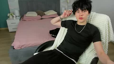 John online show from 09/13/25, 09:58