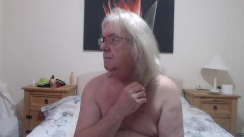 Snapshot of john_little_one chatting on 12/30/24, 09:59 JOHN online show from 12/30/24, 09:59