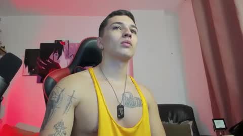 Snapshot of john_s117 chatting on 12/02/25, 01:11 JOHN online show from 12/02/25, 01:11