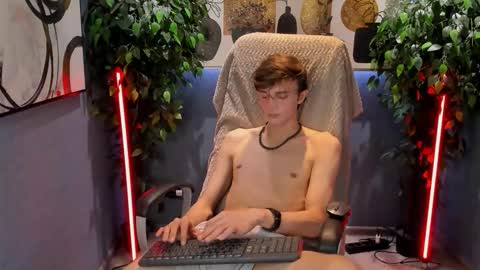 Snapshot of john_weasley chatting on 09/28/25, 06:19 John online show from 09/28/25, 06:19