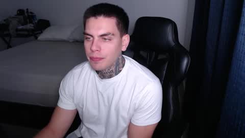 Snapshot of johnafterdark chatting on 01/09/26, 07:04 JAXX online show from 01/09/26, 07:04