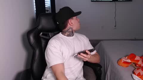 Snapshot of johnafterdark chatting on 01/11/26, 09:53 JAXX online show from 01/11/26, 09:53