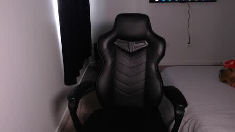 Snapshot of johnafterdark chatting on 01/12/26, 06:57 JAXX online show from 01/12/26, 06:57