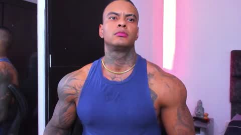 Snapshot of johnbelt_ chatting on 11/20/25, 09:36 john belt online show from 11/20/25, 09:36