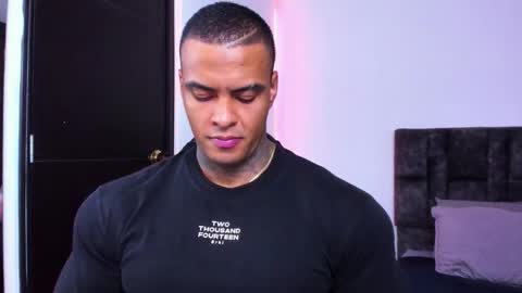 Snapshot of johnbelt_ chatting on 11/25/25, 08:42 john belt online show from 11/25/25, 08:42