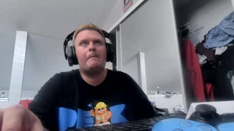 johnfernandez784 online show from 08/09/26, 02:22