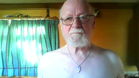 Snapshot of johnjuly1948 chatting on 04/19/26, 08:13 johnjuly1948 online show from 04/19/26, 08:13