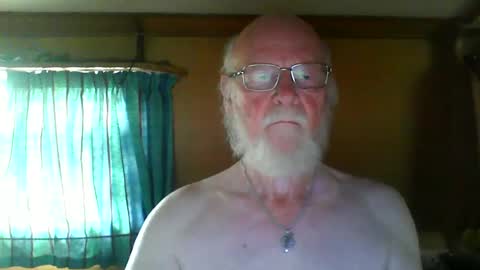 Snapshot of johnjuly1948 chatting on 06/17/26, 09:23 johnjuly1948 online show from 06/17/26, 09:23