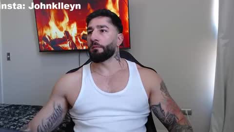 Snapshot of johnklleyn chatting on 10/28/25, 07:27 john online show from 10/28/25, 07:27