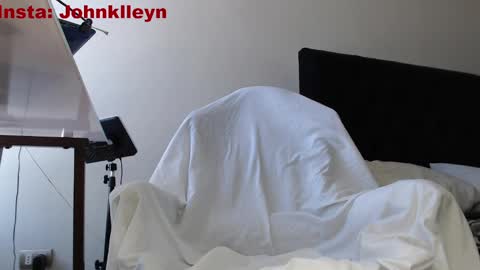 Snapshot of johnklleyn chatting on 11/18/25, 06:23 john online show from 11/18/25, 06:23