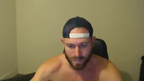 Snapshot of johnla25 chatting on 10/14/25, 02:56 johnla25 online show from 10/14/25, 02:56