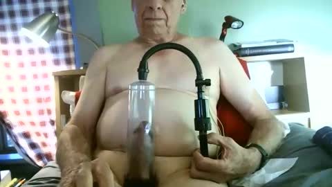 johnnieq1971 online show from 05/30/26, 11:57