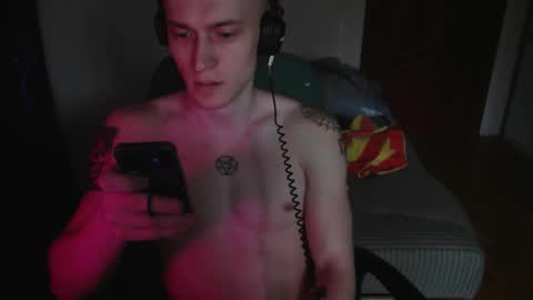 Snapshot of johnny_positive chatting on 10/08/25, 06:22 Johnny online show from 10/08/25, 06:22