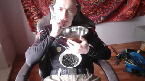 Snapshot of johnny_positive chatting on 10/19/25, 11:00 Johnny online show from 10/19/25, 11:00