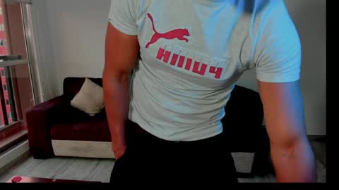 Snapshot of johnny_seens1 chatting on 12/06/24, 10:30 Johnny online show from 12/06/24, 10:30