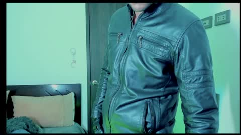 Snapshot of johnny_seens1 chatting on 01/10/25, 02:57 Johnny online show from 01/10/25, 02:57