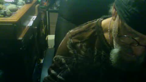 johnnyshung1 online show from 10/26/25, 10:54