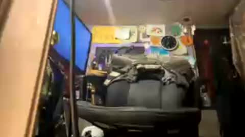 johnnyshung1 online show from 06/17/26, 11:34