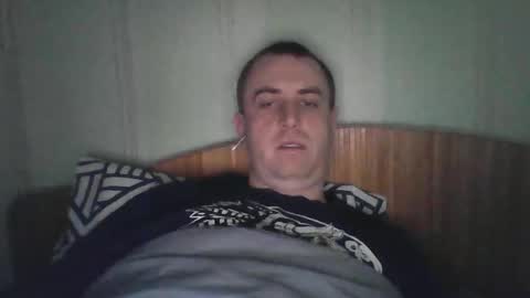 Snapshot of johnoreon chatting on 12/17/25, 10:21 johnoreon online show from 12/17/25, 10:21