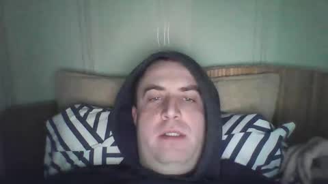 Snapshot of johnoreon chatting on 12/23/25, 10:35 johnoreon online show from 12/23/25, 10:35