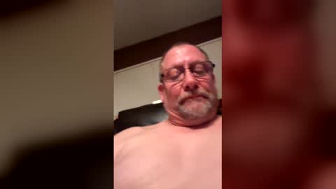 Snapshot of johnpetzoldt chatting on 04/15/26, 05:03 johnpetzoldt online show from 04/15/26, 05:03