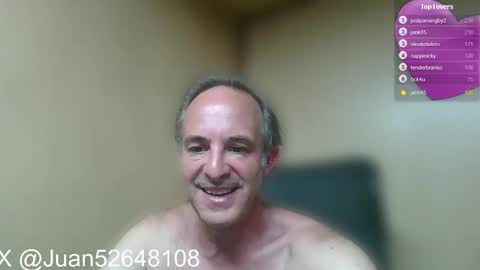 Snapshot of johnq_23 chatting on 12/17/24, 04:43 John online show from 12/17/24, 04:43