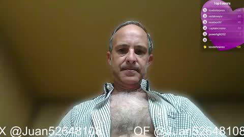 Snapshot of johnq_23 chatting on 11/18/25, 04:11 John online show from 11/18/25, 04:11