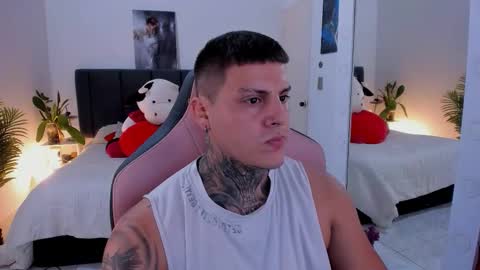 Johny online show from 10/10/25, 04:06