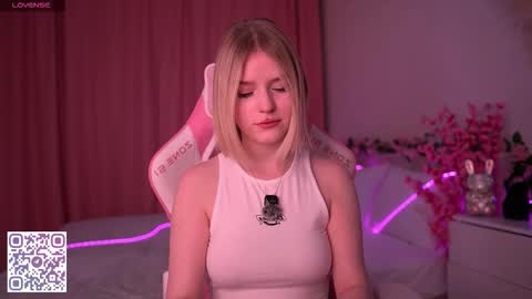 Snapshot of joice_queen chatting on 02/22/26, 11:03 Paula online show from 02/22/26, 11:03