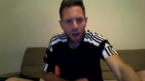 Snapshot of jojo19844 chatting on 10/14/25, 05:58 jojo19844 online show from 10/14/25, 05:58