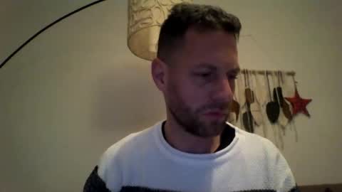 Snapshot of jojo19844 chatting on 12/14/25, 09:52 jojo19844 online show from 12/14/25, 09:52