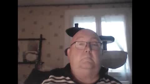 Snapshot of jojo60000529566 chatting on 01/04/25, 04:00 jojo60000529566 online show from 01/04/25, 04:00