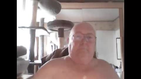 Snapshot of jojo60000529566 chatting on 10/06/25, 10:02 jojo60000529566 online show from 10/06/25, 10:02