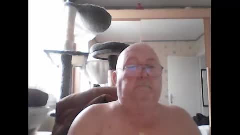 Snapshot of jojo60000529566 chatting on 10/15/25, 07:52 jojo60000529566 online show from 10/15/25, 07:52