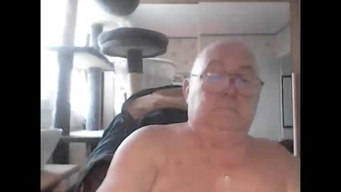 Snapshot of jojo60000529566 chatting on 10/25/25, 04:02 jojo60000529566 online show from 10/25/25, 04:02