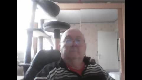 Snapshot of jojo60000529566 chatting on 11/19/25, 10:04 jojo60000529566 online show from 11/19/25, 10:04