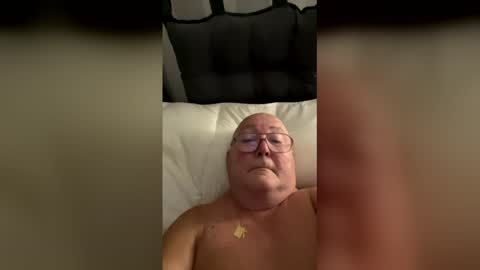 Snapshot of jojo60000529566 chatting on 12/15/25, 08:24 jojo60000529566 online show from 12/15/25, 08:24