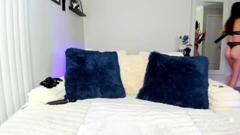    online show from 09/23/25, 11:19