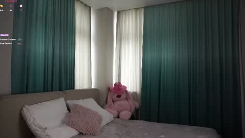 Snapshot of jojojoannaa chatting on 06/11/26, 02:53 Aurora online show from 06/11/26, 02:53
