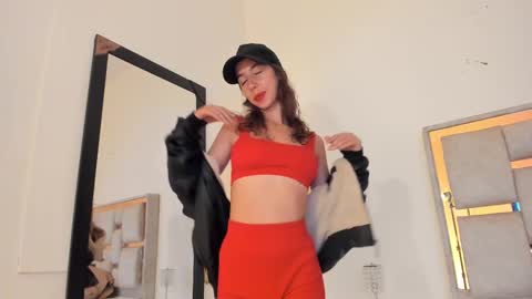 Snapshot of jolie_lov chatting on 02/11/25, 01:30 jolie_lov online show from 02/11/25, 01:30