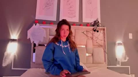 jolie_lov online show from 09/30/25, 01:49