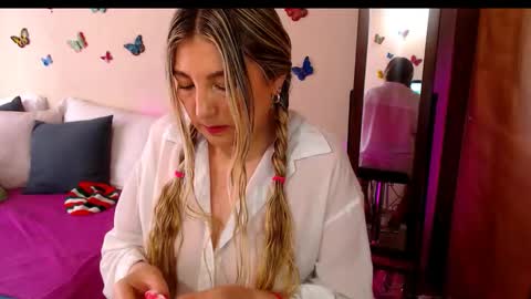 Jolie Mature online show from 11/03/25, 08:10