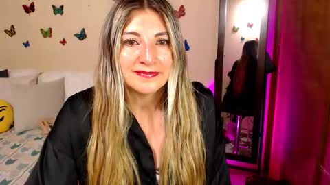 Jolie Mature online show from 01/14/26, 11:42