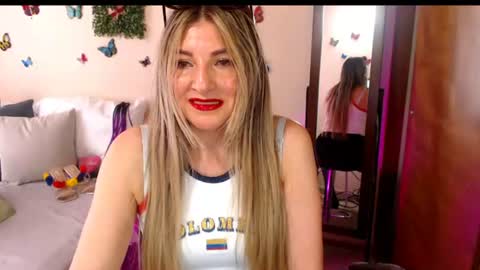 Snapshot of jolie_mature_ chatting on 06/19/26, 08:34 Jolie Mature online show from 06/19/26, 08:34