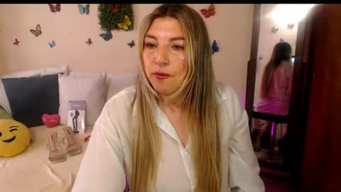 Snapshot of jolie_mature_ chatting on 06/30/26, 09:05 Jolie Mature online show from 06/30/26, 09:05
