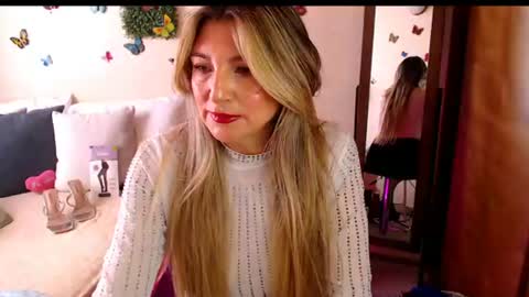 Snapshot of jolie_mature_ chatting on 07/04/26, 07:42 Jolie Mature online show from 07/04/26, 07:42